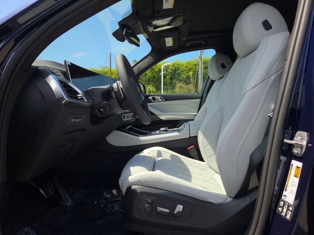 New 2026 BMW X5 xDrive40i w/ M Sport Package AWD/4WD image 8