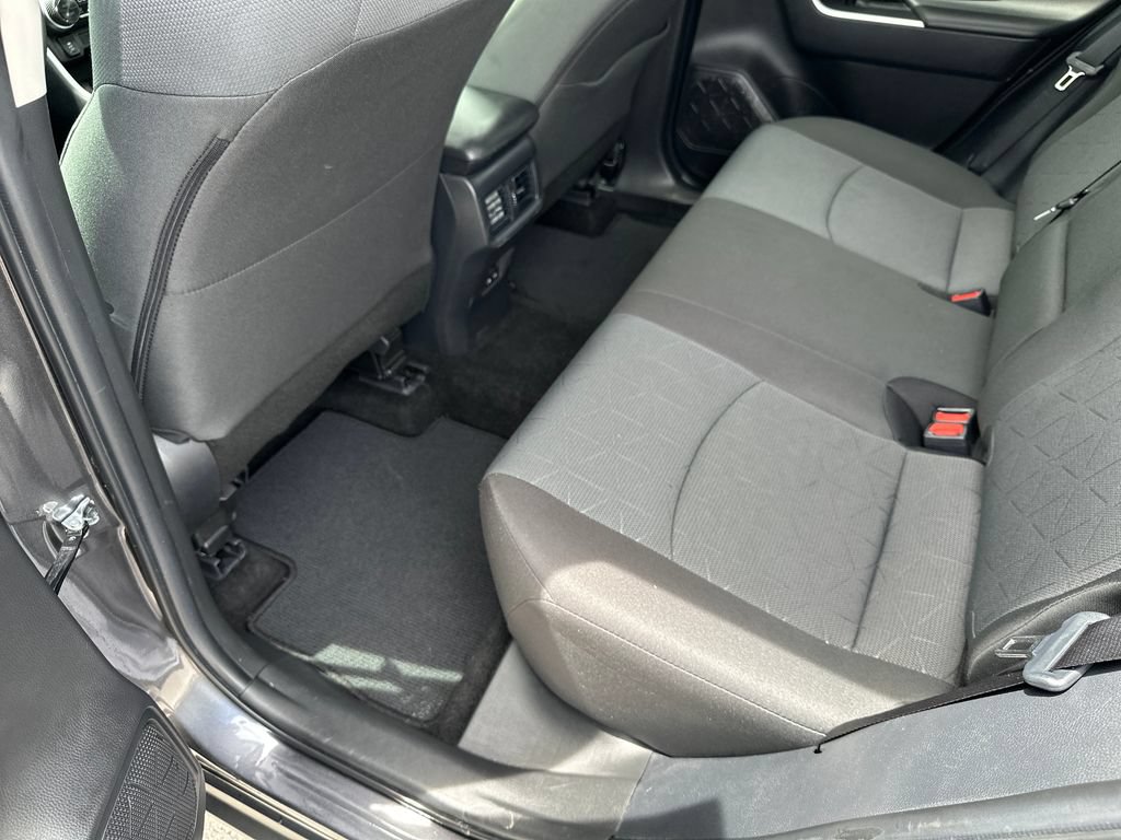 Used 2025 Toyota RAV4 XLE FWD image 34