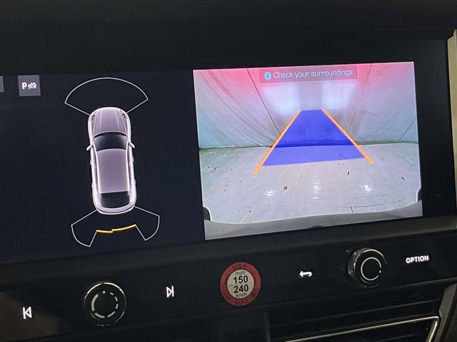 Certified 2022 Porsche Macan image 6