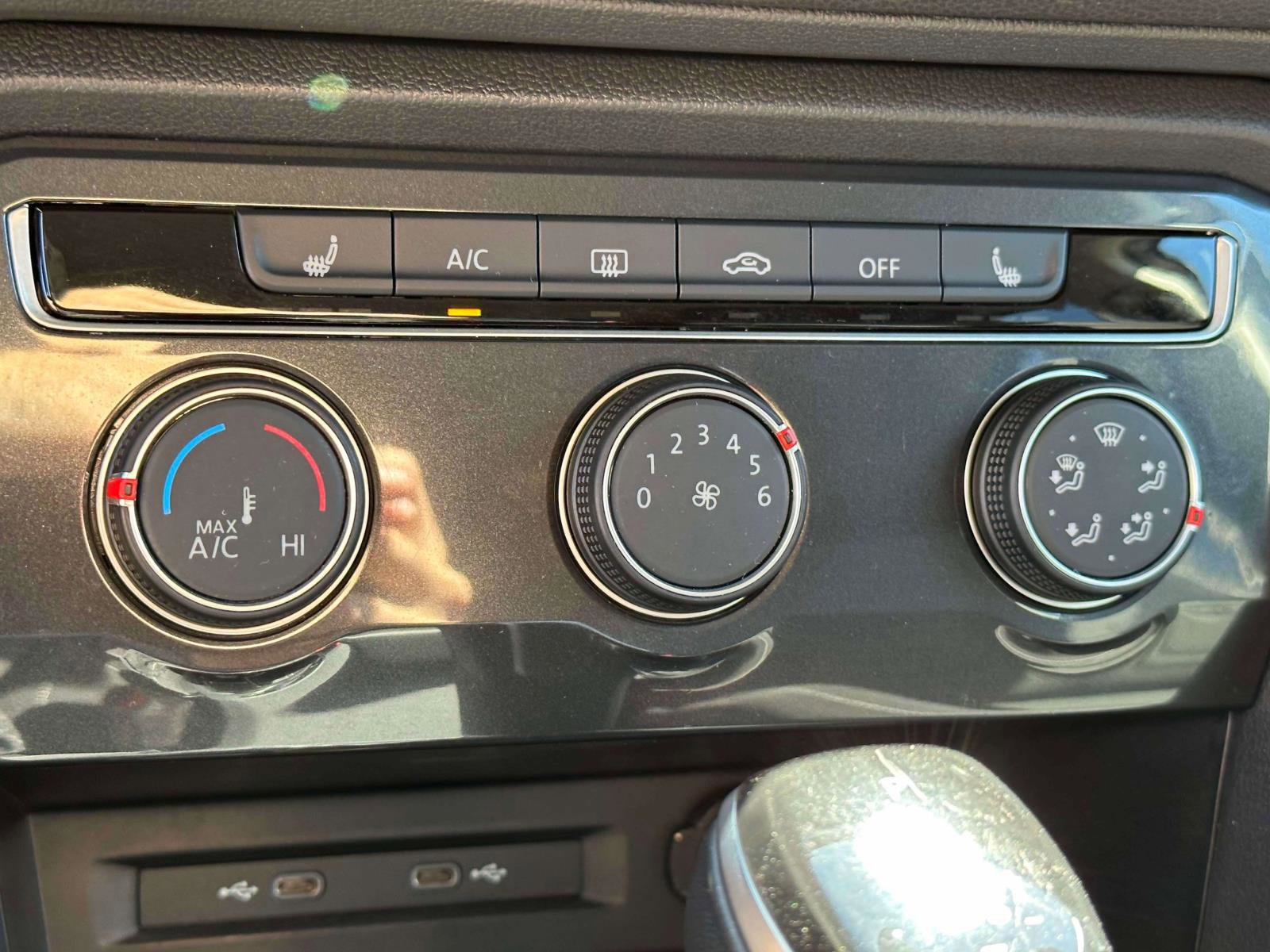 Used 2024 Volkswagen Tiguan S image 24