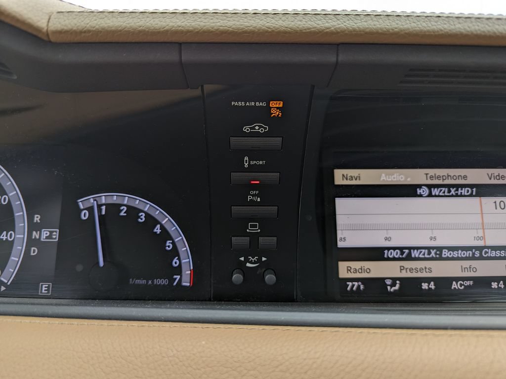 Used 2013 Mercedes-Benz CL 550 4MATIC image 21