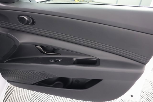 Certified 2025 Hyundai Elantra Sport image 27