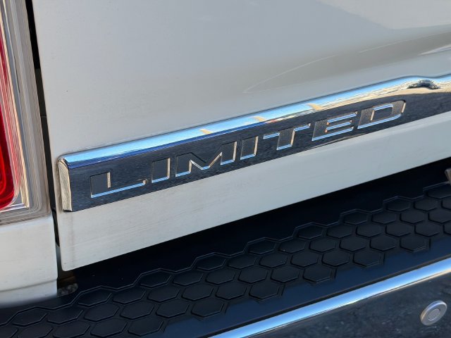 Used 2017 RAM 1500 Limited RWD image 12