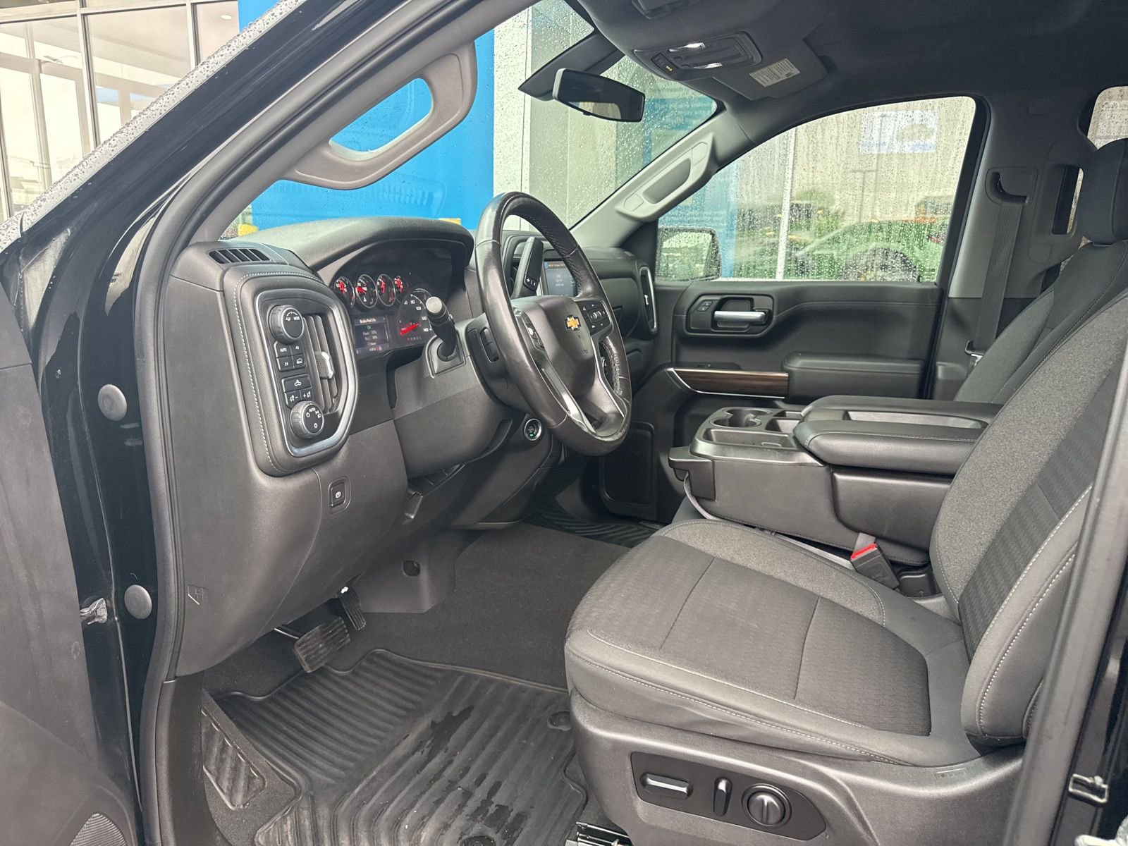Used 2021 Chevrolet Silverado 1500 LT AWD/4WD image 18