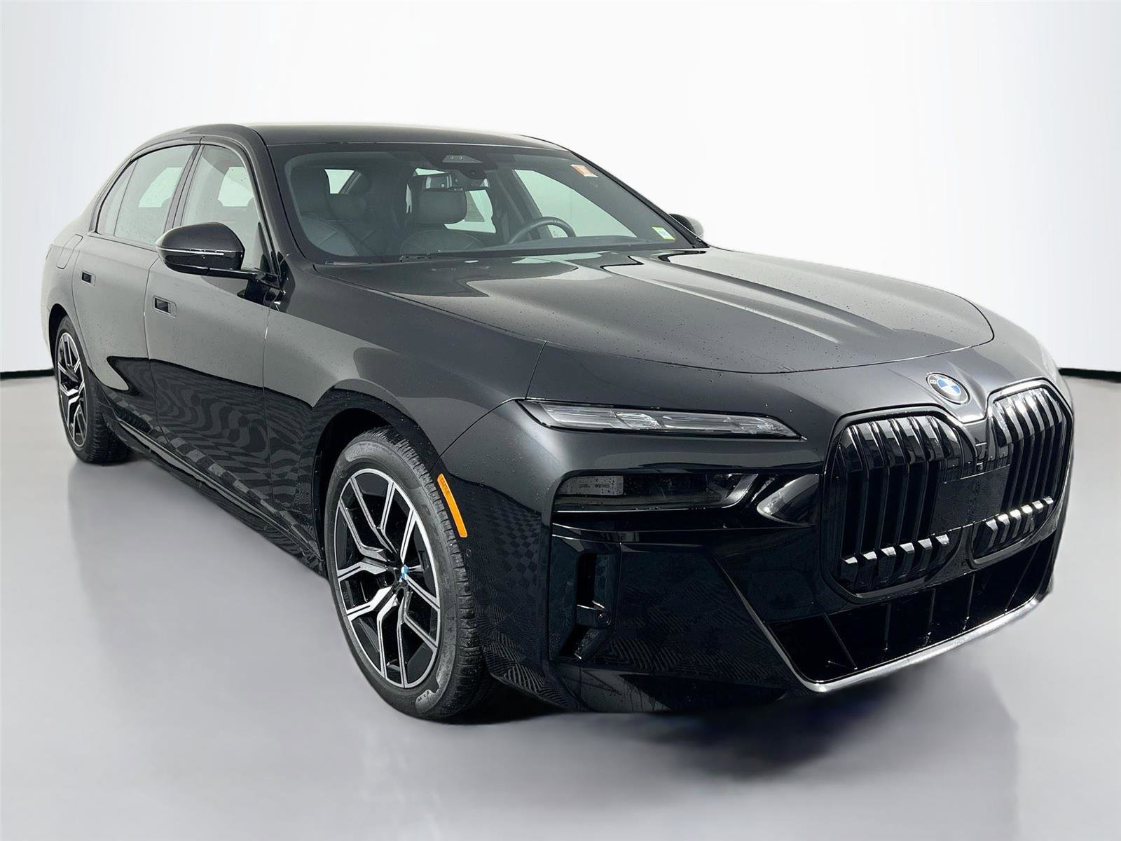 Certified 2024 BMW 760i xDrive w/ Executive Package image 8