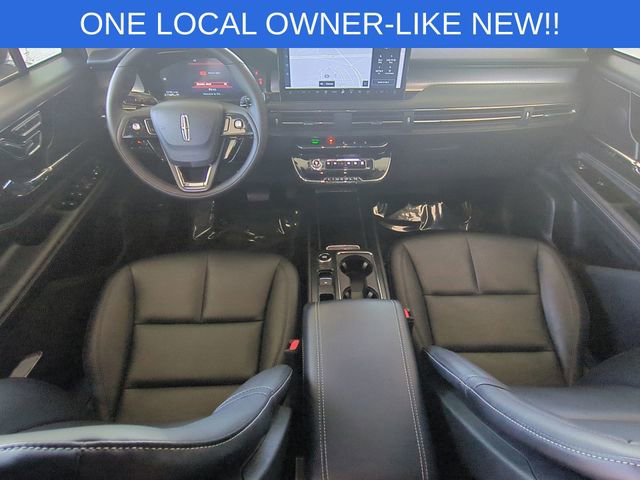 Used 2025 Lincoln Corsair AWD image 32