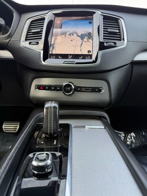 Used 2022 Volvo XC90 T8 R-Design w/ Advanced Package image 29