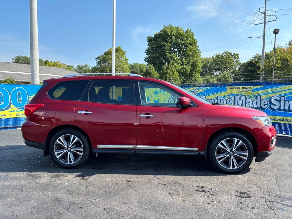 Used 2019 Nissan Pathfinder Platinum AWD/4WD image 2