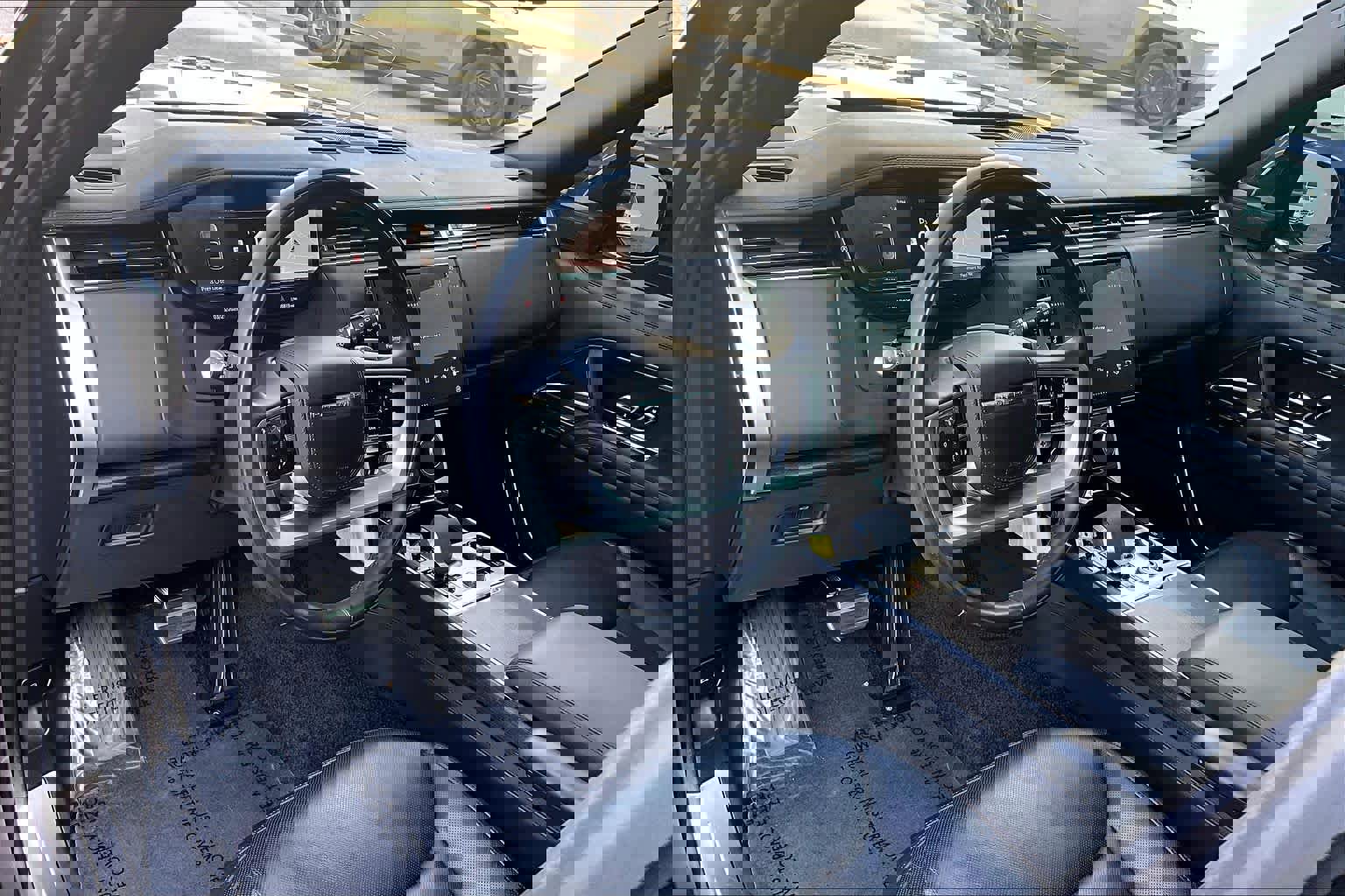 Used 2023 Land Rover Range Rover Long Wheelbase First Edition image 17