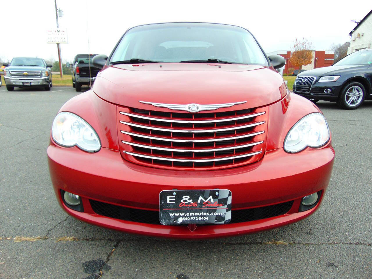 Used 2010 Chrysler PT Cruiser image 3