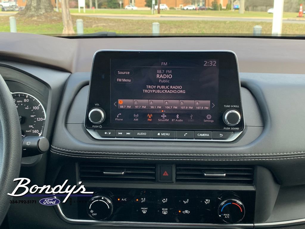 Used 2023 Nissan Rogue S image 15