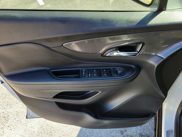 Used 2020 Buick Encore Preferred w/ Safety Package image 17