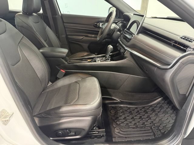 Used 2024 Jeep Compass Limited w/ High Altitude Package AWD/4WD image 24