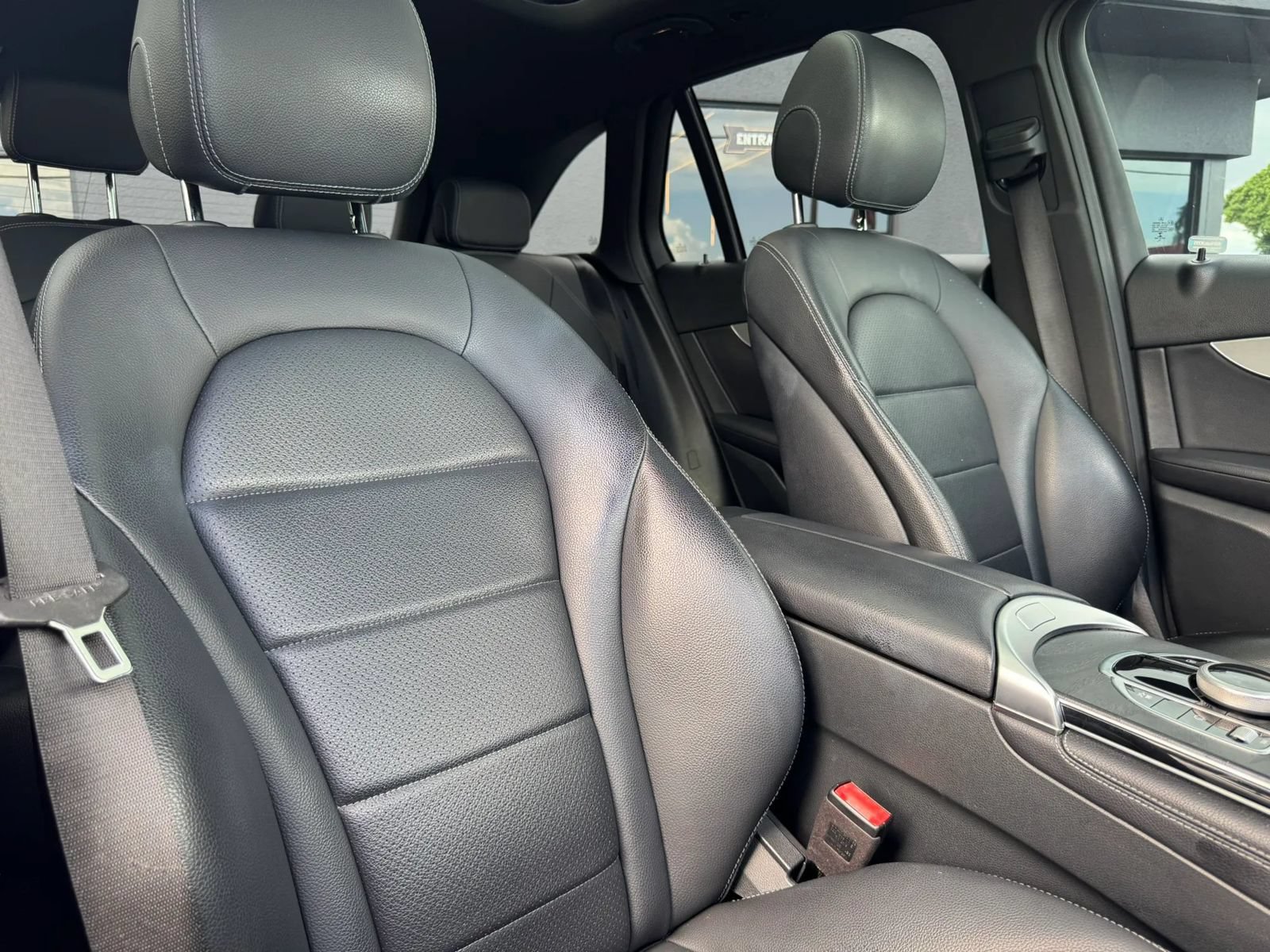 Used 2019 Mercedes-Benz GLC 300 image 23