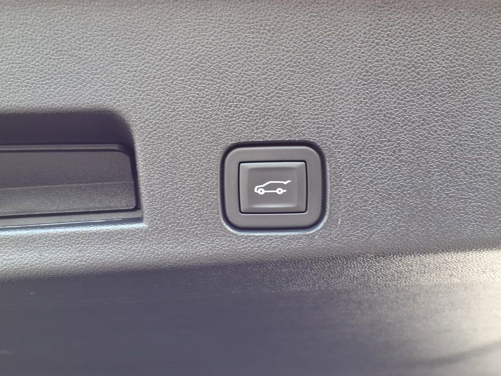 Certified 2025 GMC Acadia Elevation image 9