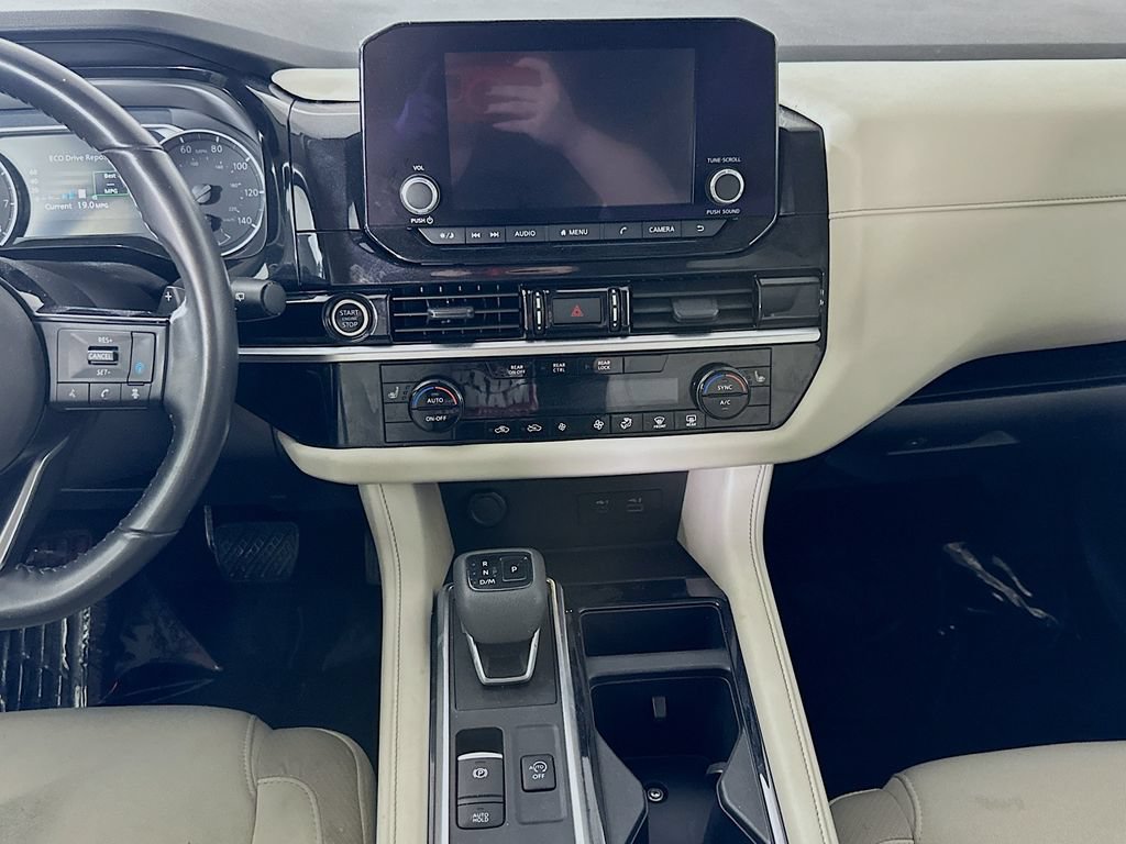 Used 2023 Nissan Pathfinder SV AWD/4WD image 19