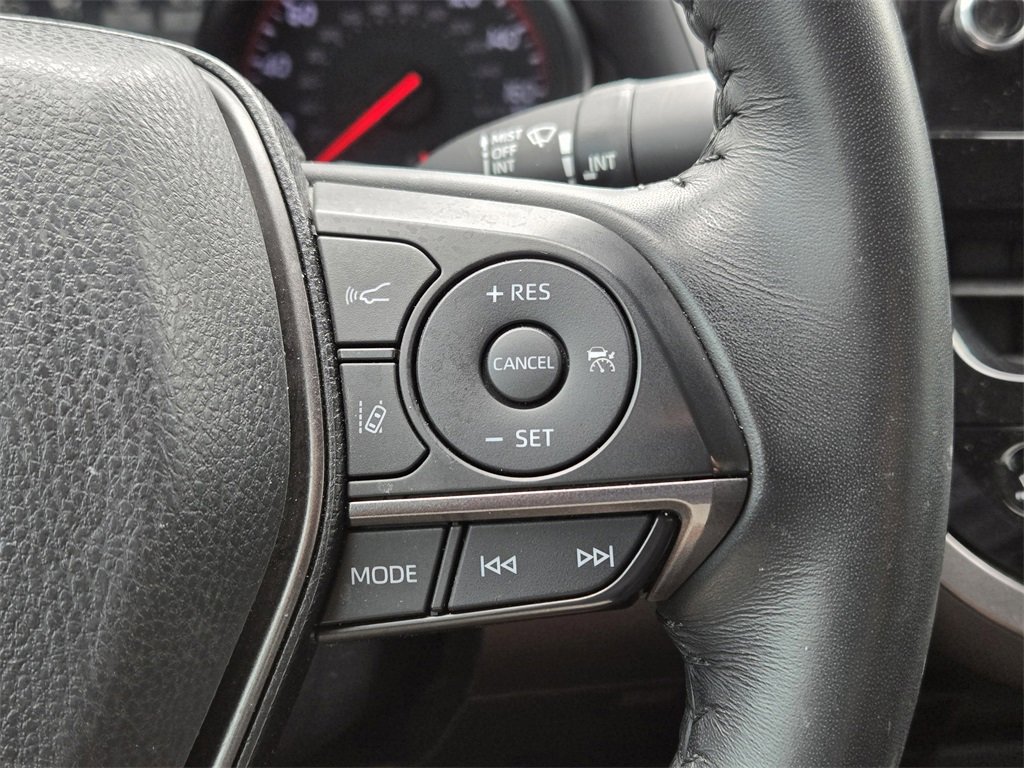 Used 2022 Toyota Camry XSE image 29