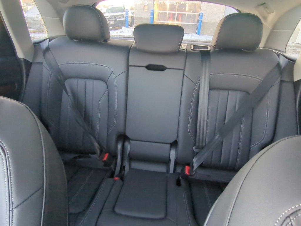 Used 2023 Audi Q5 2.0T Premium w/ Convenience Package image 18