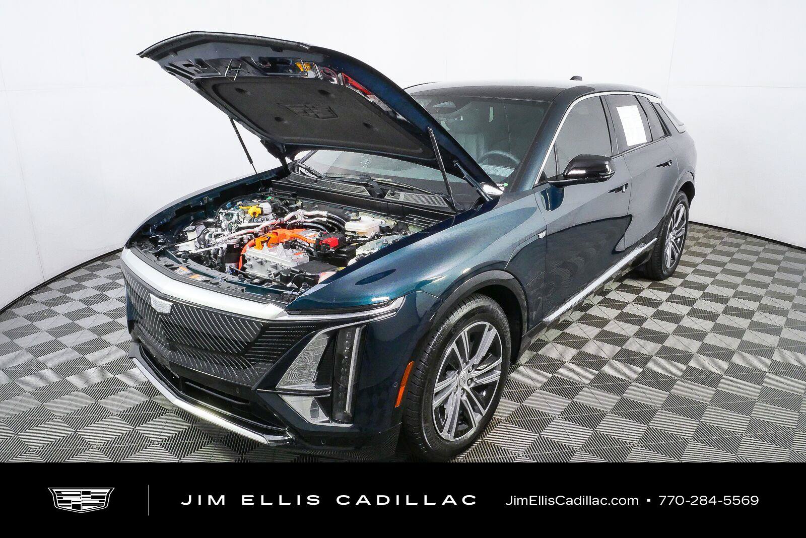 Used 2025 Cadillac Lyriq Luxury AWD/4WD image 30