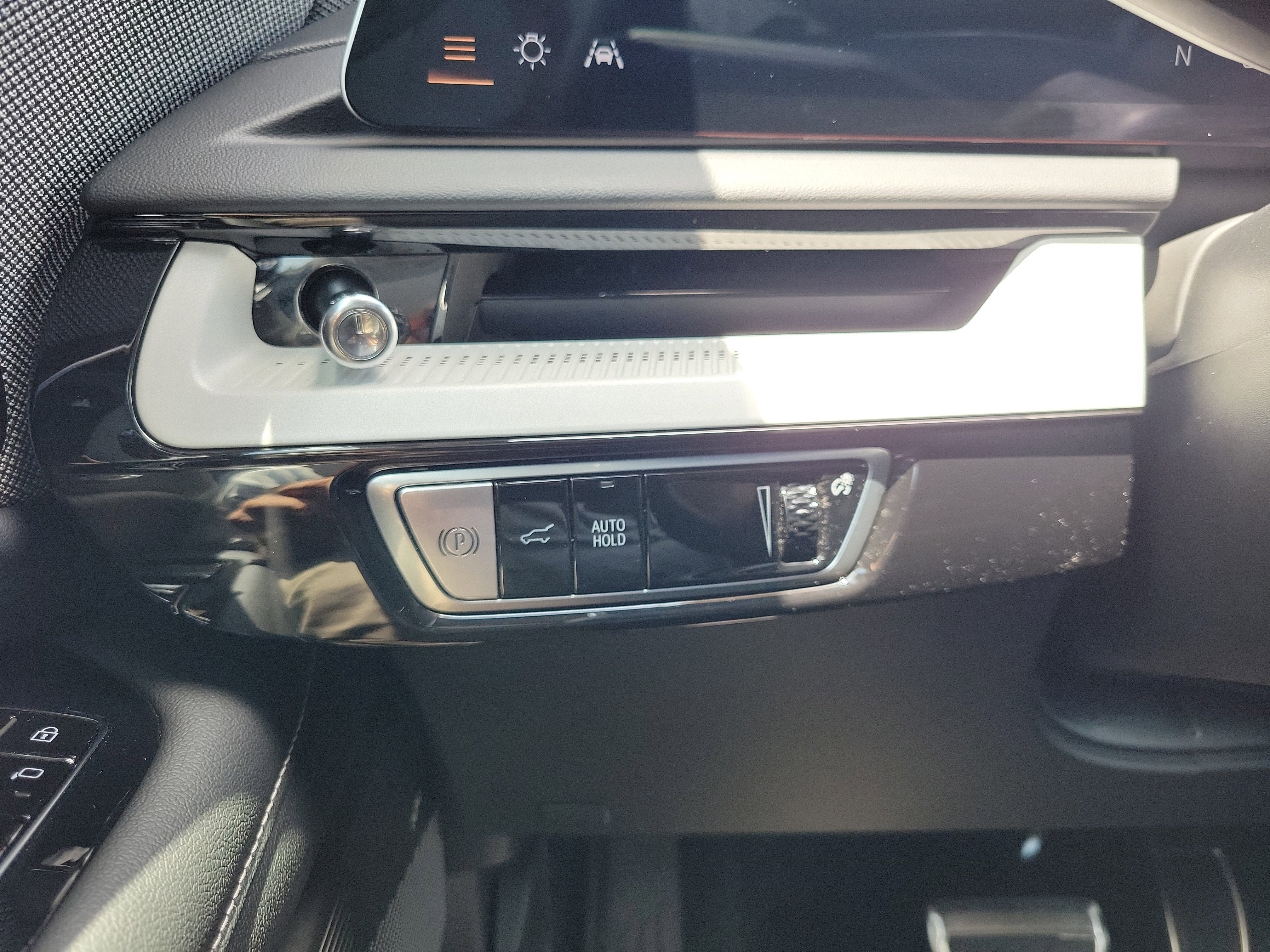 Certified 2025 Cadillac Optiq Sport 2 AWD/4WD image 31