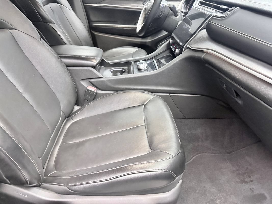 Used 2022 Jeep Grand Cherokee L Limited AWD/4WD image 12