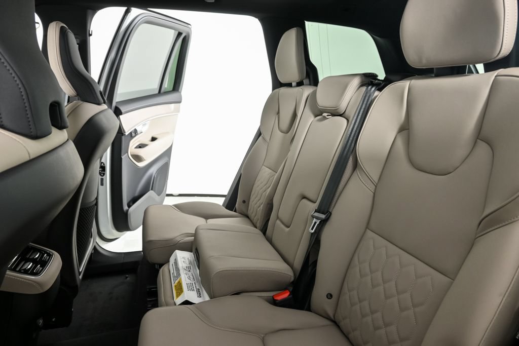 New 2026 Volvo XC90 B6 Plus w/ Protection Package Premier AWD/4WD image 22