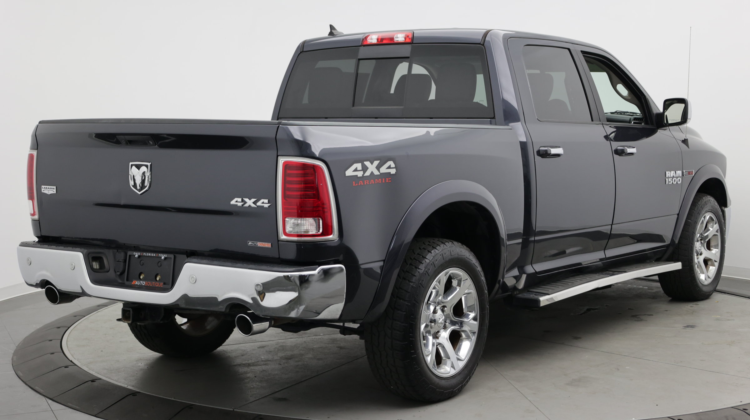 Used 2017 RAM 1500 Laramie w/ Convenience Group AWD/4WD image 8