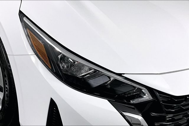 Used 2025 Nissan Sentra S FWD image 28
