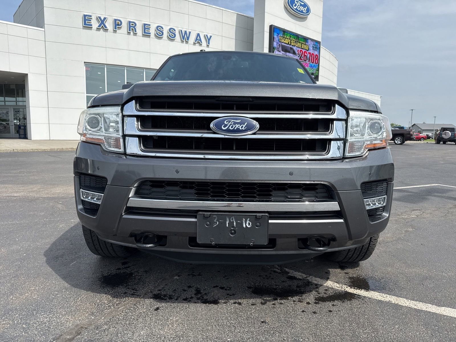 Used 2015 Ford Expedition Limited w/ Equipment Group 301A AWD/4WD image 2