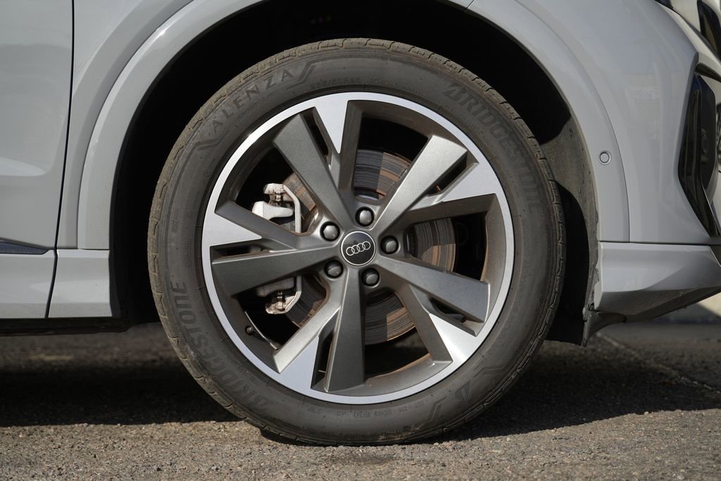 Used 2024 Audi Q4 e-tron Premium Plus w/ Premium Plus image 10