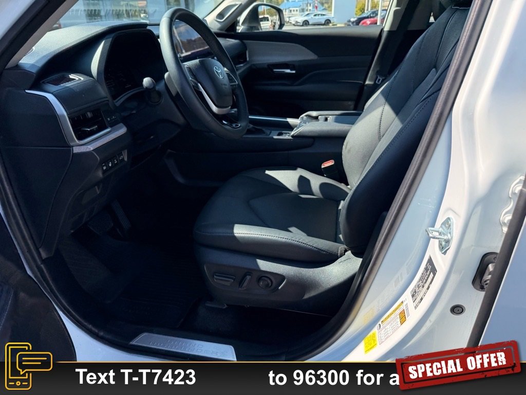 Used 2024 Toyota Grand Highlander Limited image 14