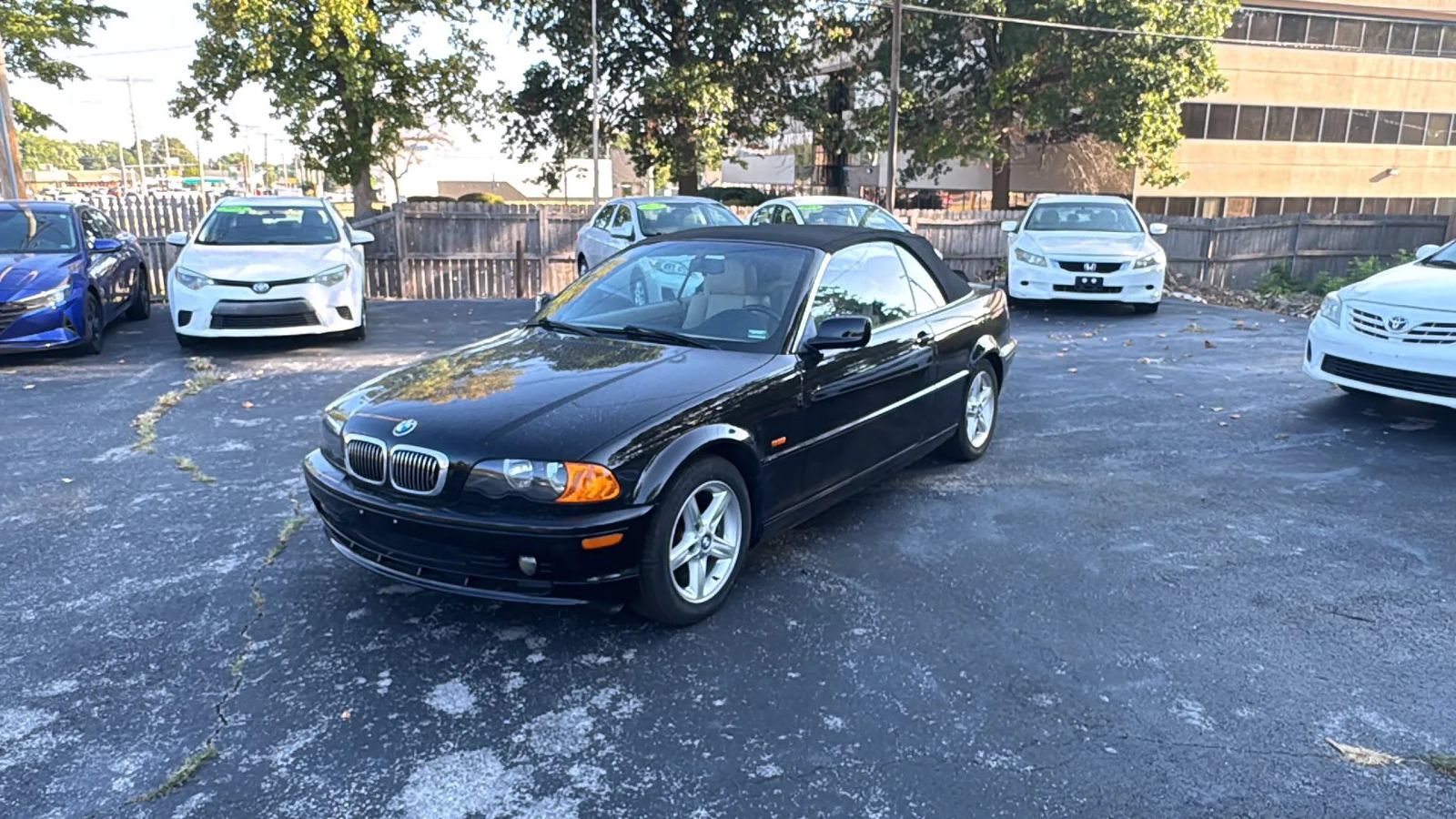 Used 2002 BMW 325Ci Convertible RWD image 3