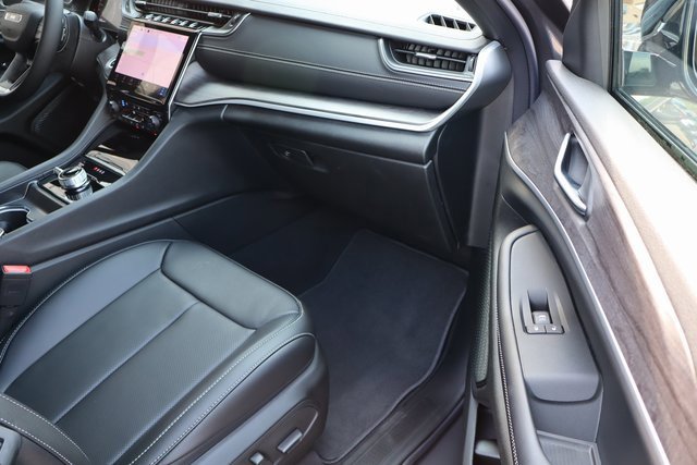New 2025 Jeep Grand Cherokee Limited w/ Luxury Tech Group II image 47