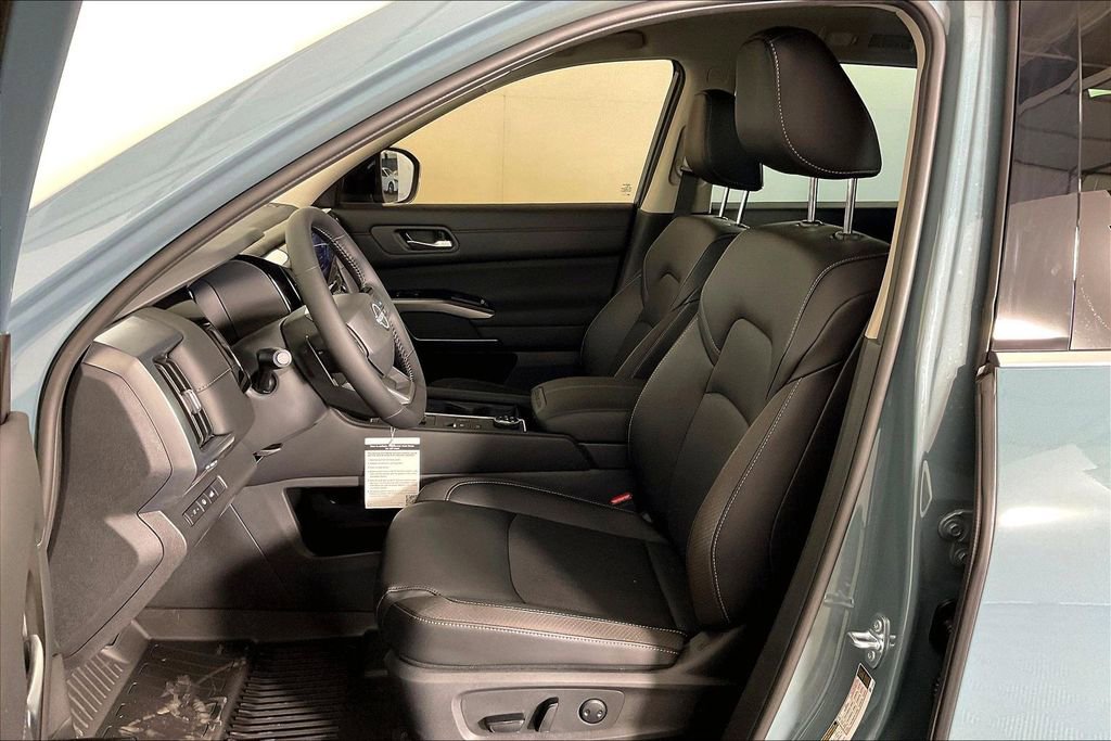 New 2026 Nissan Pathfinder SL AWD/4WD image 14