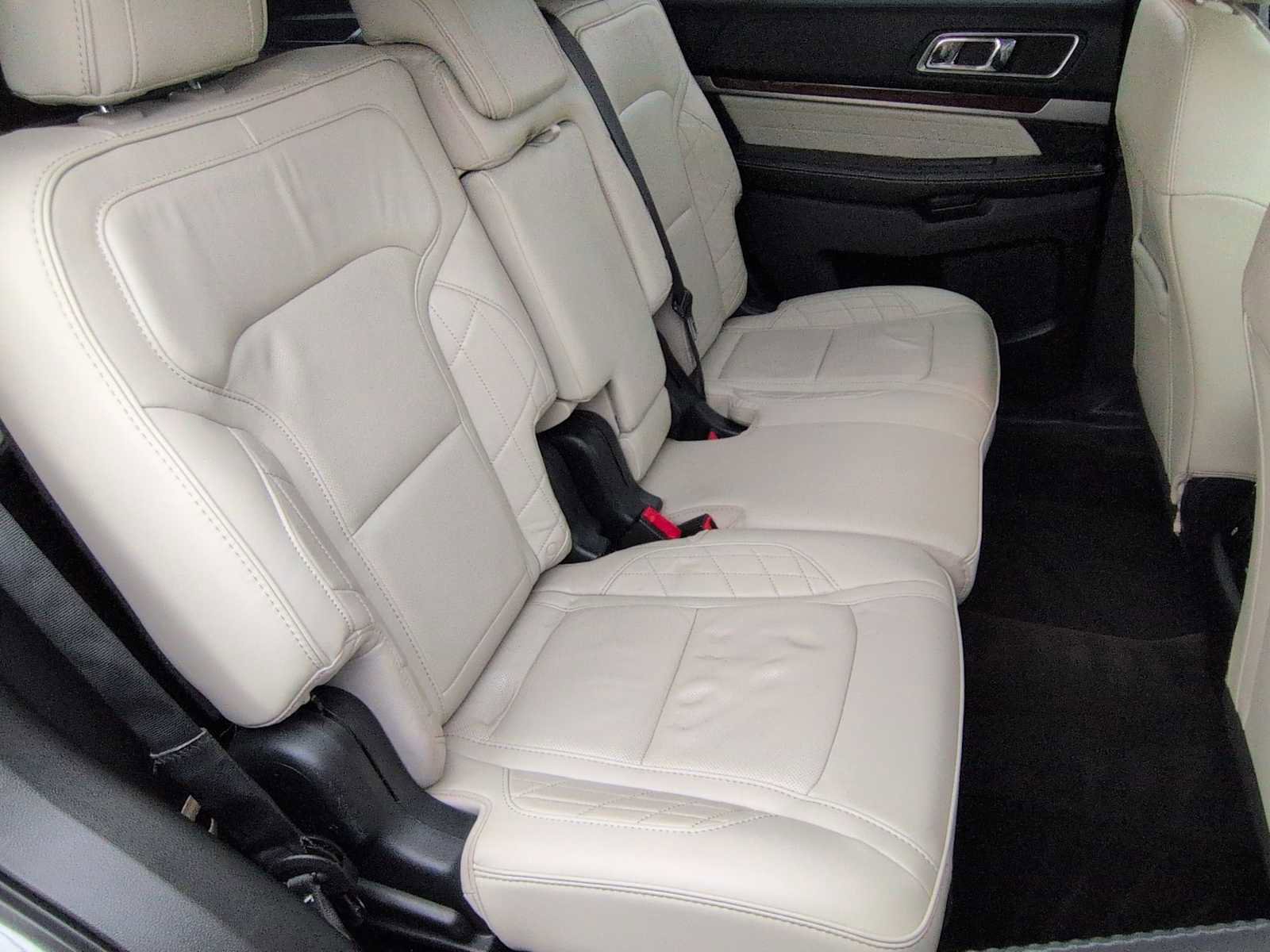 Used 2017 Ford Explorer Platinum image 22