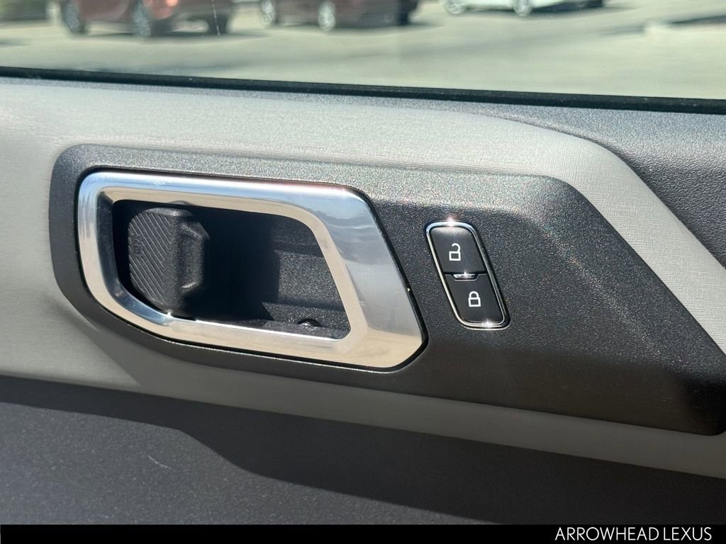 Used 2022 Ford Bronco Badlands image 26