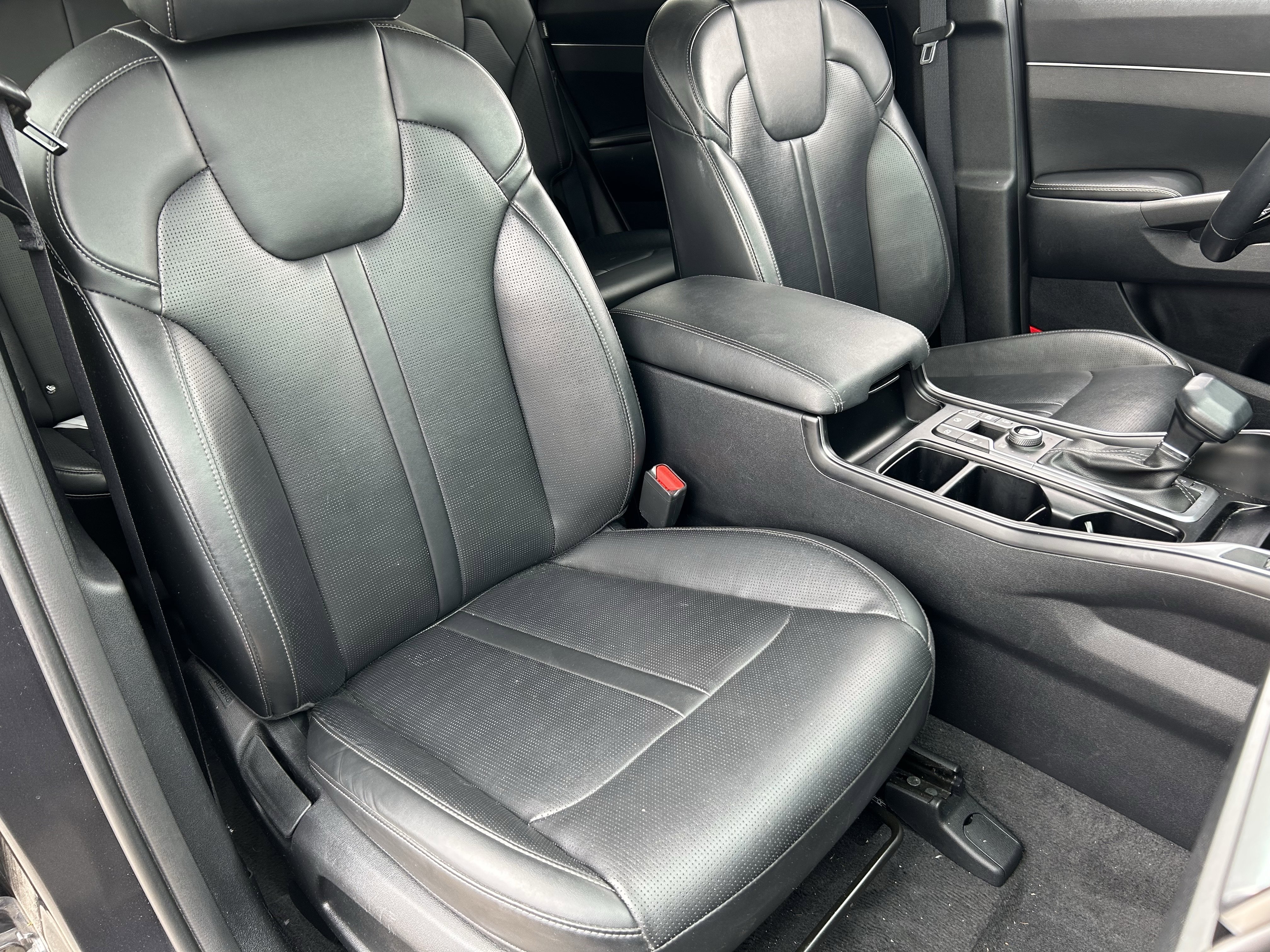 Certified 2024 Kia Sorento S image 9