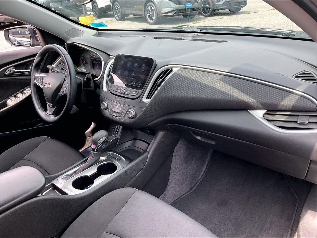 Used 2024 Chevrolet Malibu RS FWD image 13