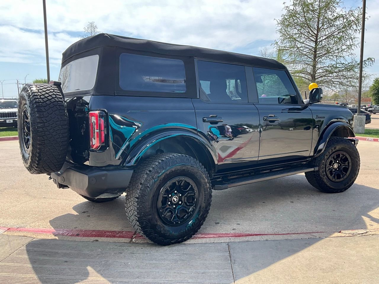 Used 2023 Ford Bronco Outer Banks image 6