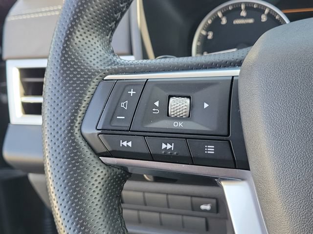 Used 2025 Mitsubishi Outlander SE FWD image 24