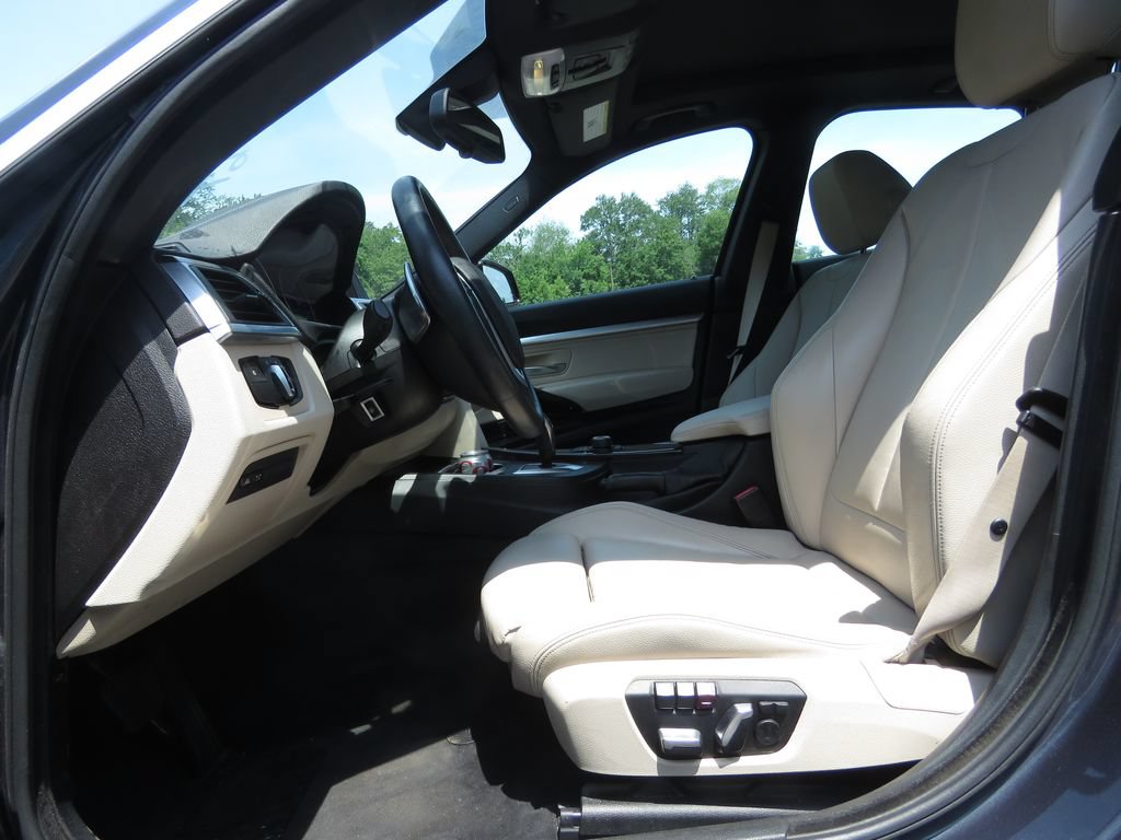 Used 2019 BMW 330i Gran Turismo xDrive w/ Convenience Package AWD/4WD image 10