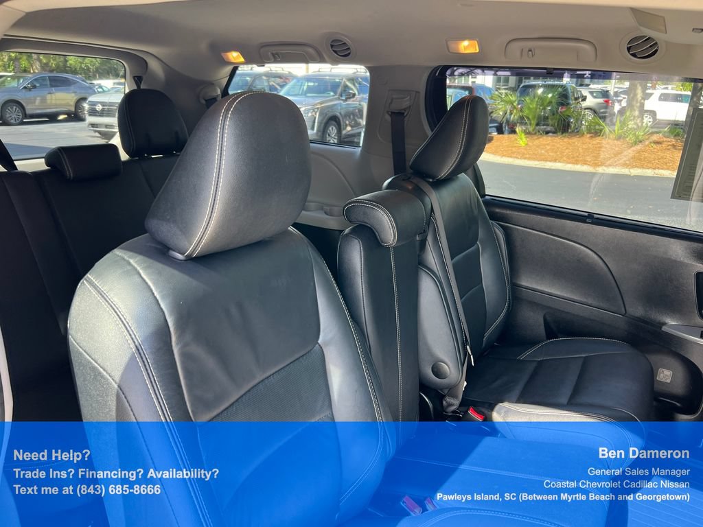 Used 2017 Toyota Sienna SE Premium FWD image 25