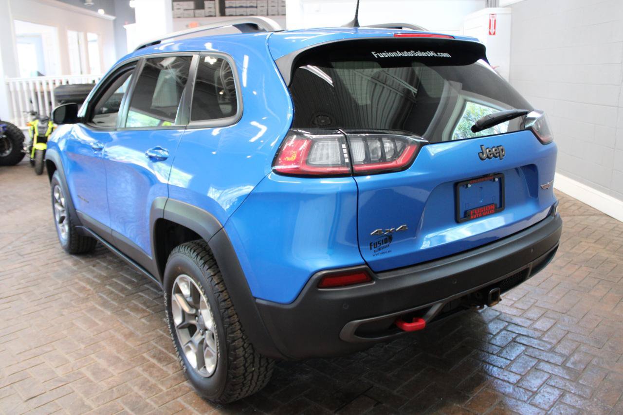 Used 2019 Jeep Cherokee Trailhawk w/ Cold Weather Group AWD/4WD image 5