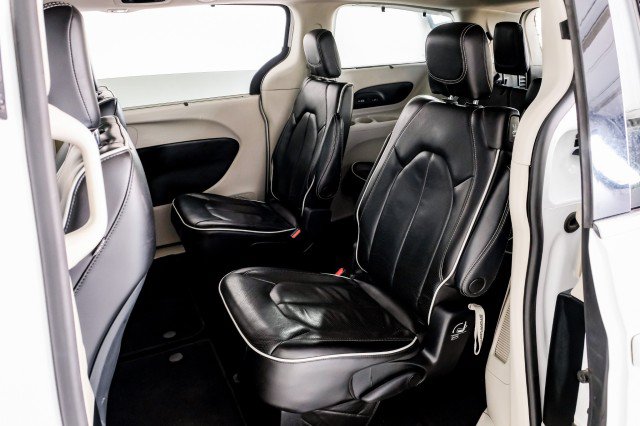 Used 2022 Chrysler Pacifica Limited FWD image 40