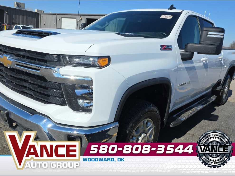 Used 2024 Chevrolet Silverado 2500 LT image 1