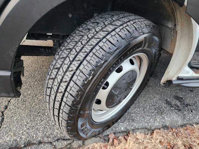 Used 2020 Ford Transit 250 Medium Roof w/ Load Area Protection Package image 9