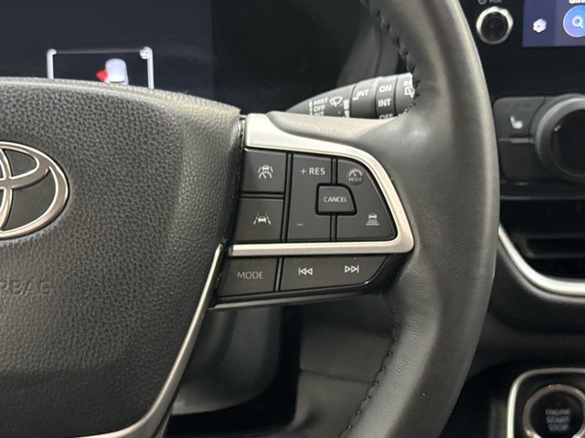 Used 2024 Toyota Grand Highlander AWD image 18