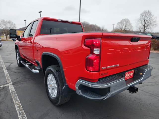 Used 2022 Chevrolet Silverado 2500 LT w/ Convenience Package image 3