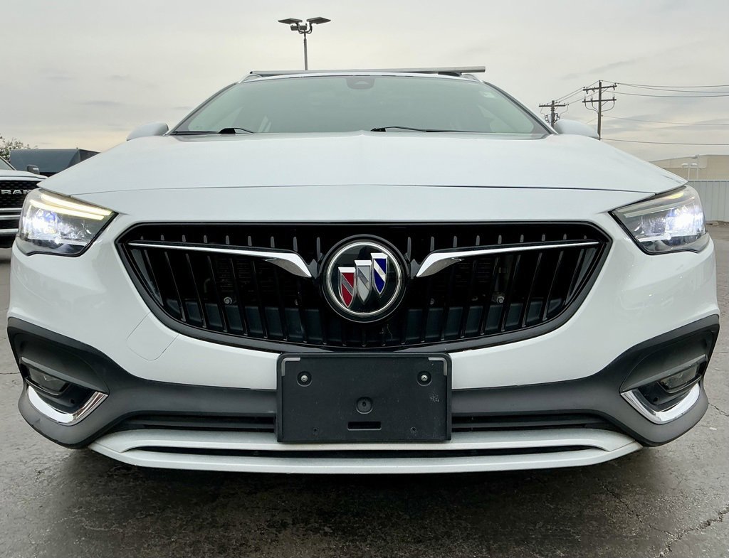 Used 2018 Buick Regal Essence w/ Driver Confidence Package #1 image 9