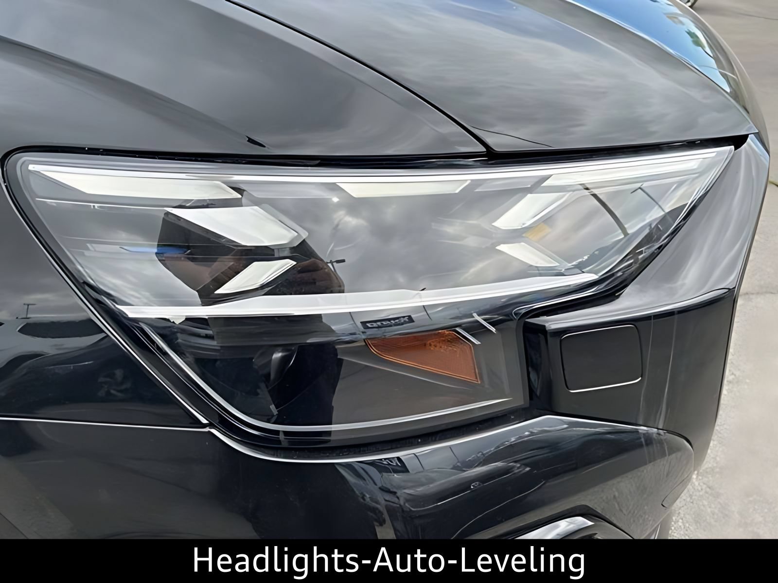 New 2026 Audi SQ8 Prestige AWD/4WD image 6